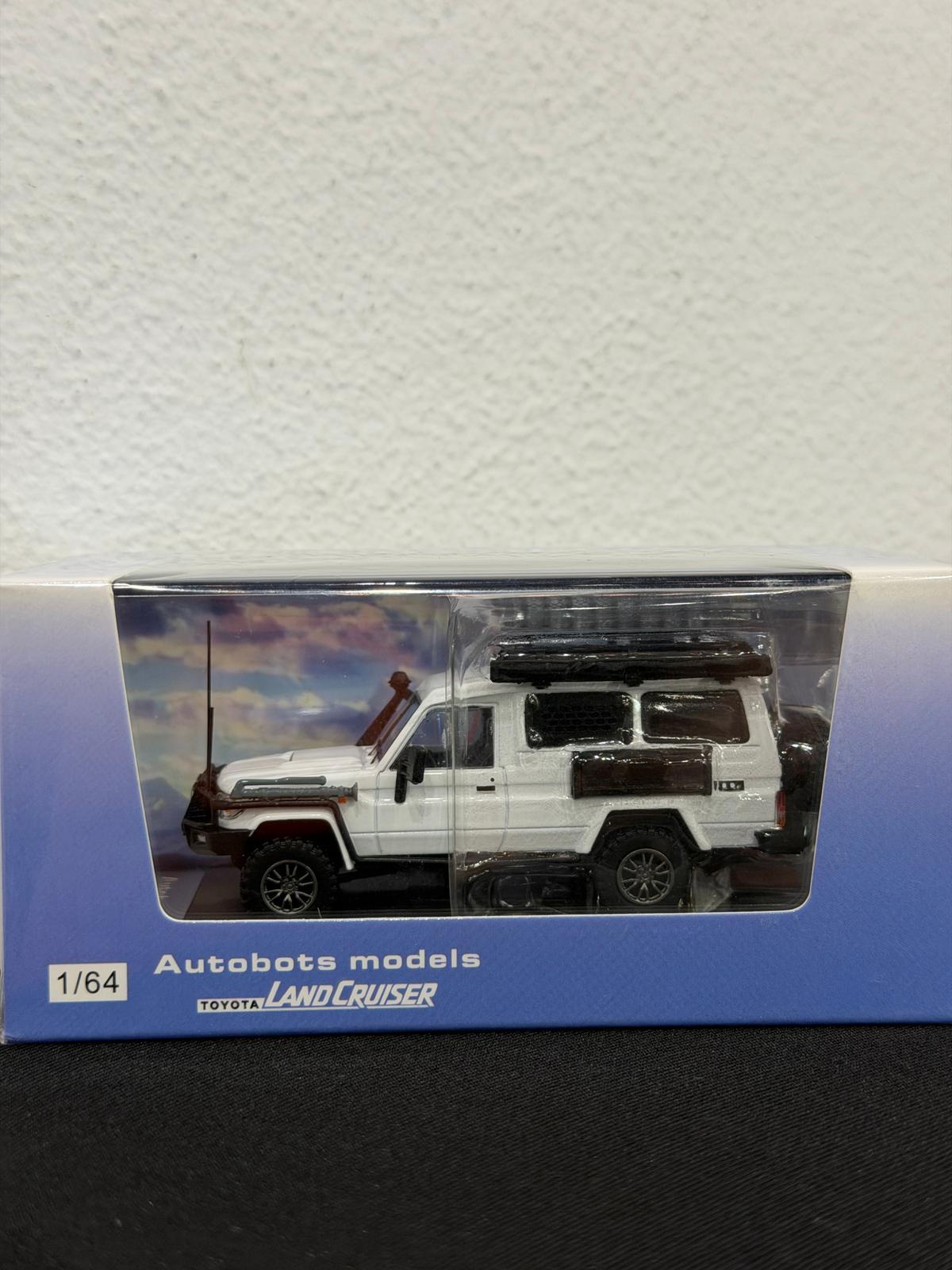 Toyota Land Cruiser 78 Series Troop Carrier Troopy Diecast Model Car 1:64 Scale