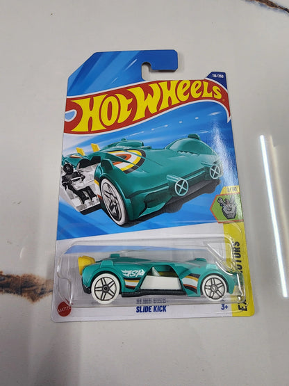 Hot Wheels Basic Car 2025 Wave 12L