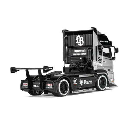 Motorhelix 1:64 LB Truck UD QUON Black & Silver – M61206 – rear three-quarter view